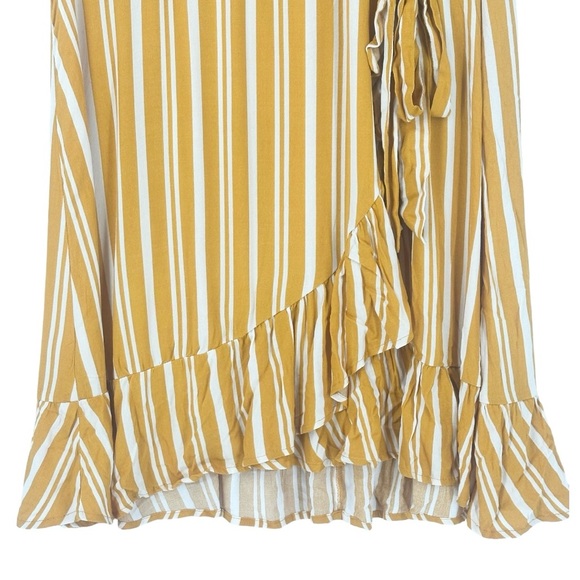 Xhilaration Women’s Short Sleeve Striped Faux Wrap Midi Dress Amber Size XL - Picture 2 of 11